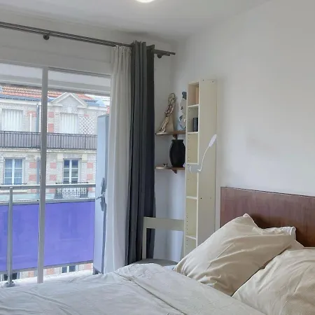 Appartement Cocoon With Balcony Parijs